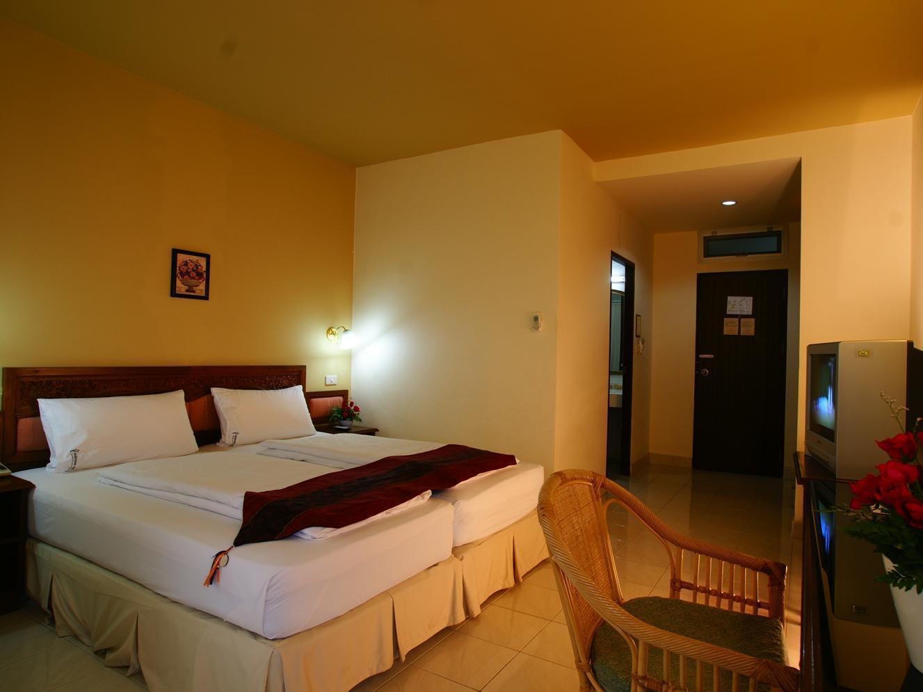 People Place Classic Hotel Sha Extra Plus Chiang Mai Exterior foto